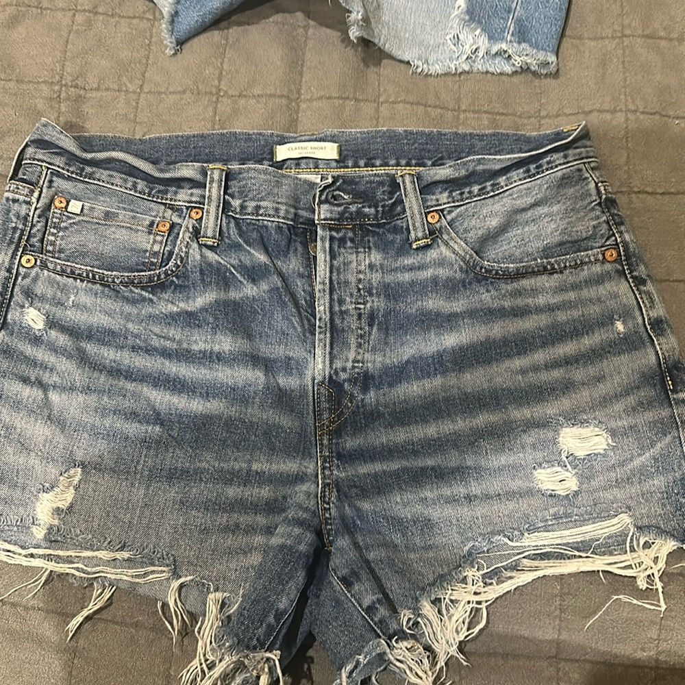 AE 77 size 14 shorts